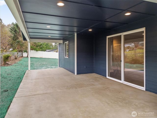 150 Henning Drive, Camano Island, WA 98282