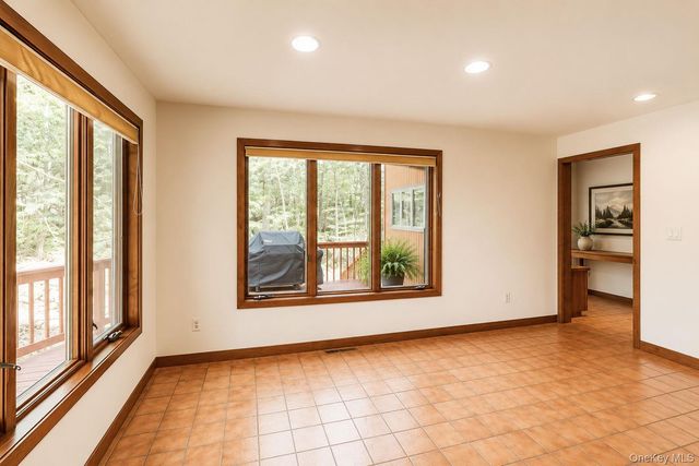 5 Buroak Drive, Hopewell Junction, NY 12533