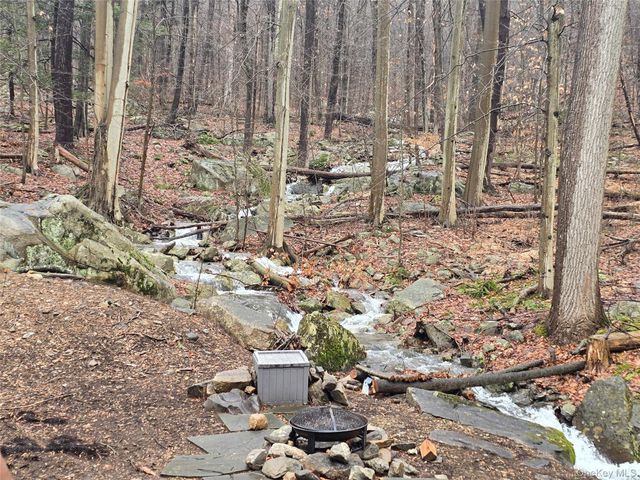 5 Buroak Drive, Hopewell Junction, NY 12533