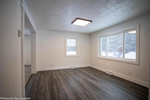 1861 E Monroe Street, White Cloud, MI 49349