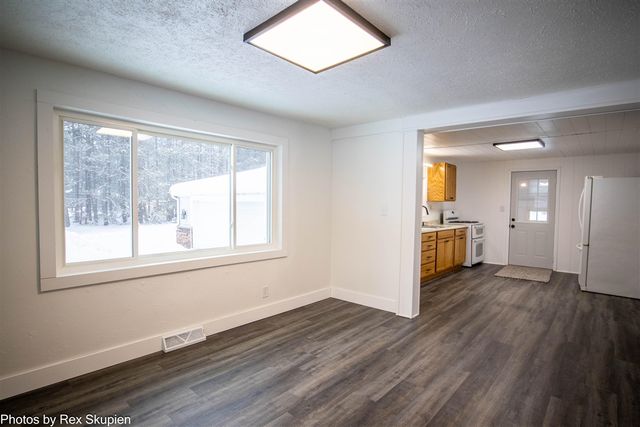 1861 E Monroe Street, White Cloud, MI 49349