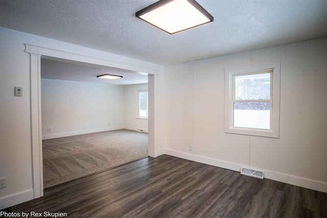 1861 E Monroe Street, White Cloud, MI 49349