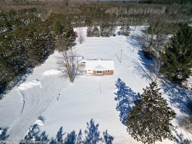 1861 E Monroe Street, White Cloud, MI 49349