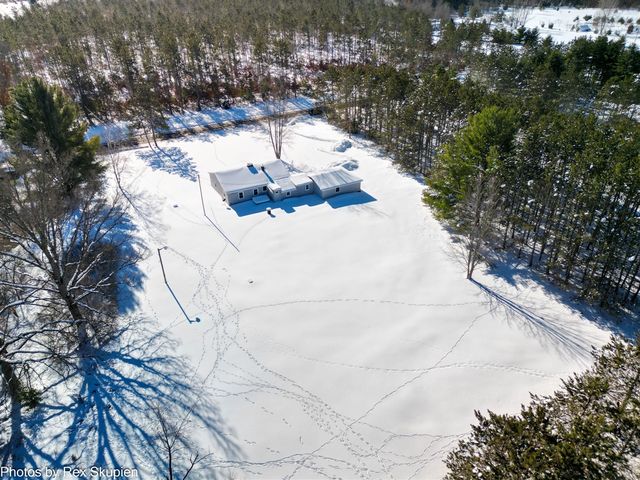 1861 E Monroe Street, White Cloud, MI 49349