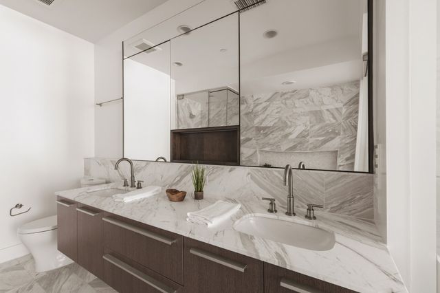 3130 N Harwood Street 1805, Dallas, TX 75201