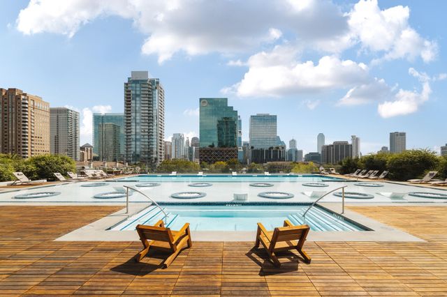 3130 N Harwood Street 1805, Dallas, TX 75201