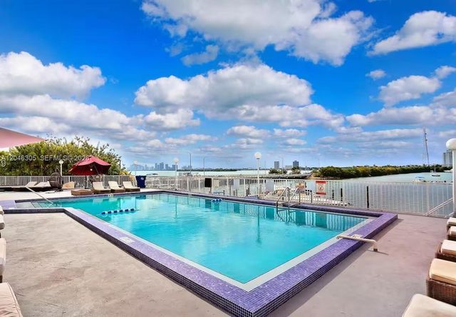 7904 W Dr 214 214, North Bay Village, FL 33141