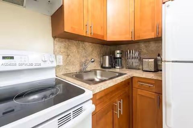 7904 W Dr 214 214, North Bay Village, FL 33141
