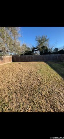 909 W Crockett, Beeville, TX 78102