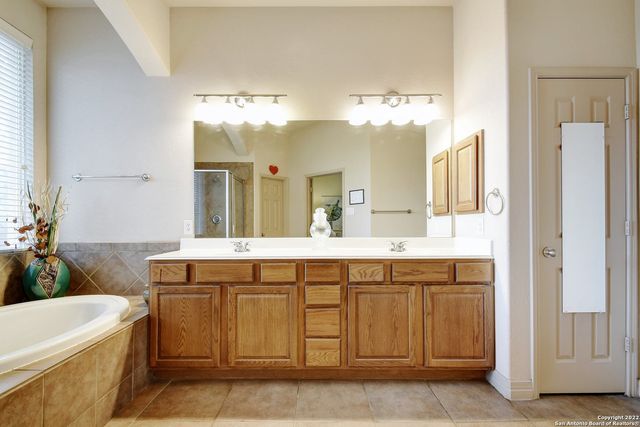 15814 HACHITA BLANCO, Helotes, TX 78023