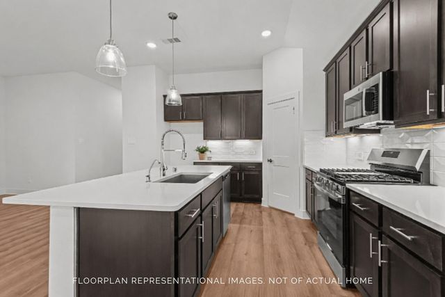 2203 Lone Bronco Boulevard, Rosenberg, TX 77471