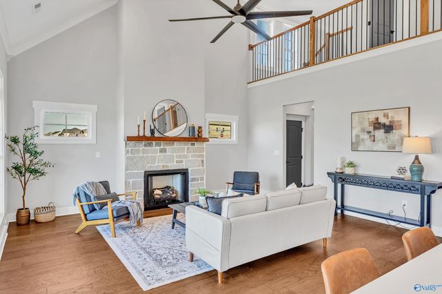 101 Pine Edge Way, New Market, AL 35761
