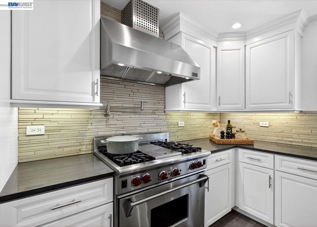 976 Richard Ln, Danville, CA 94526