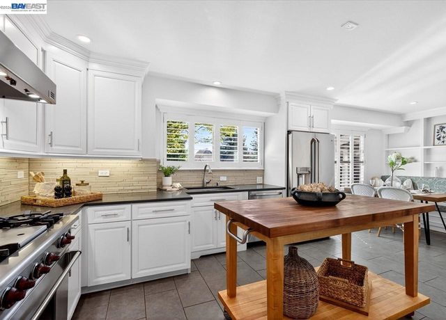 976 Richard Ln, Danville, CA 94526