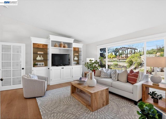 976 Richard Ln, Danville, CA 94526