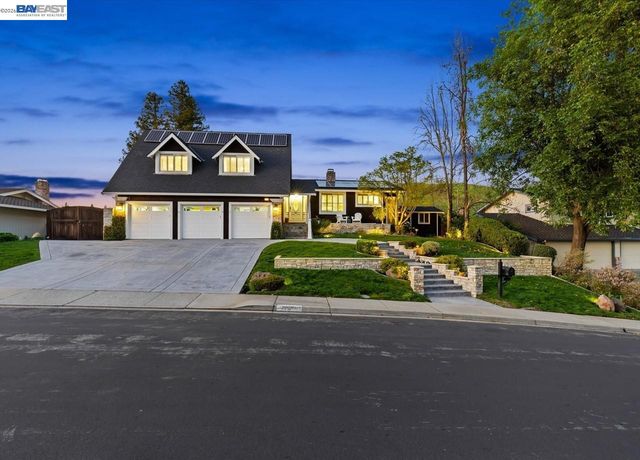 976 Richard Ln, Danville, CA 94526