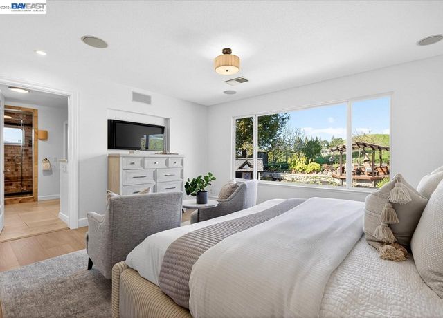 976 Richard Ln, Danville, CA 94526