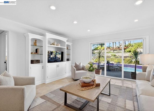 976 Richard Ln, Danville, CA 94526