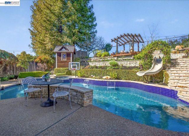 976 Richard Ln, Danville, CA 94526