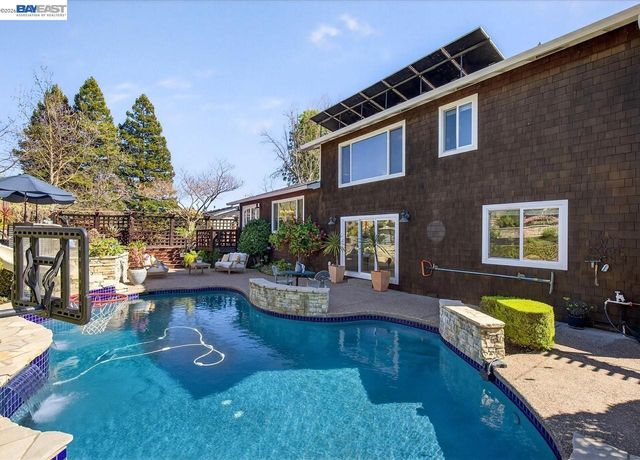 976 Richard Ln, Danville, CA 94526