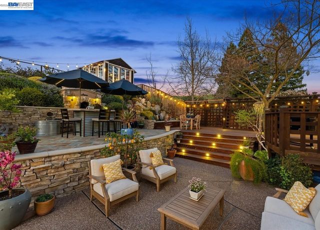 976 Richard Ln, Danville, CA 94526