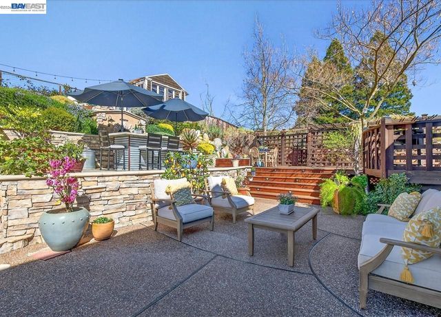 976 Richard Ln, Danville, CA 94526