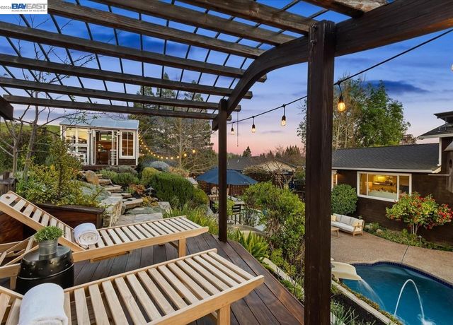 976 Richard Ln, Danville, CA 94526