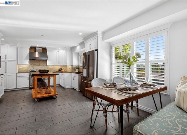 976 Richard Ln, Danville, CA 94526