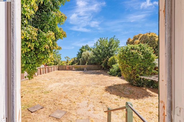 37373 3rd St, Fremont, CA 94536