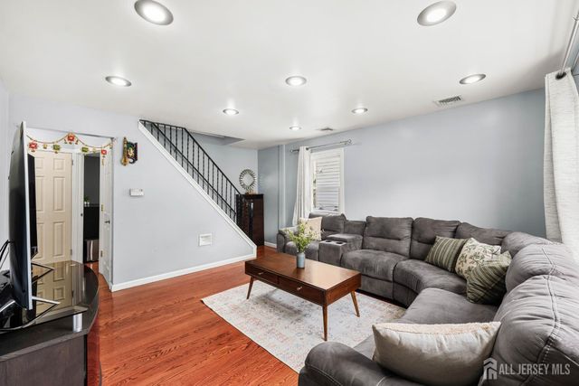 50 Ernest Street, Nutley, NJ 07110