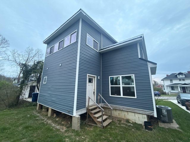310 W Hickman Street, Winchester, KY 40391