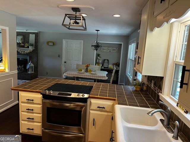 692 Crawford Circle, Toccoa, GA 30577