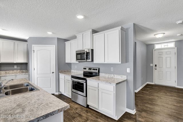 1967 PEBBLE POINT Drive, Green Cove Springs, FL 32043