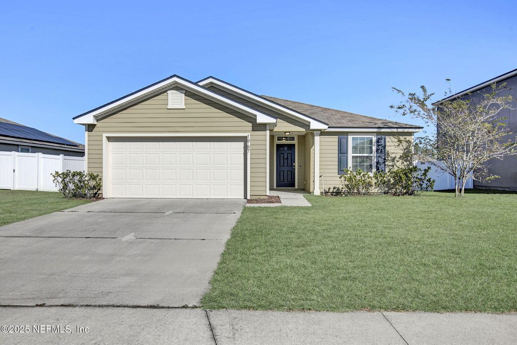 1967 PEBBLE POINT Drive, Green Cove Springs, FL 32043