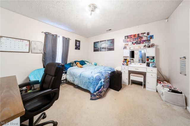 13699 Woodcroft, North Royalton, OH 44133