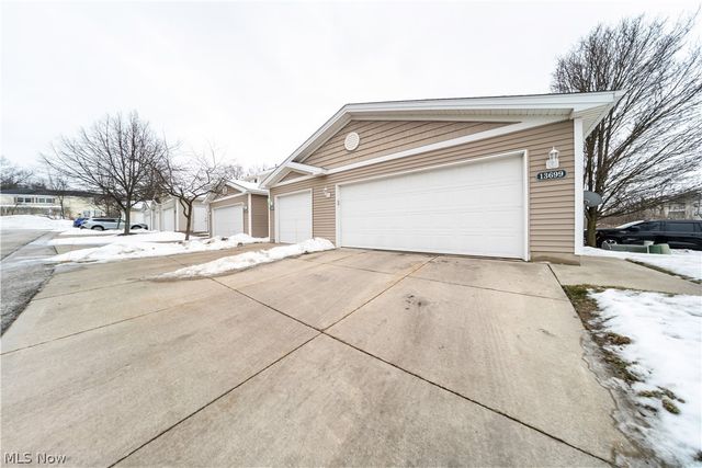 13699 Woodcroft, North Royalton, OH 44133