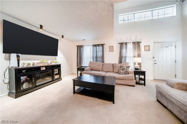 13699 Woodcroft, North Royalton, OH 44133