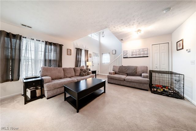 13699 Woodcroft, North Royalton, OH 44133