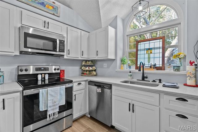 13312 Wood Chapel Drive, St Louis, MO 63141