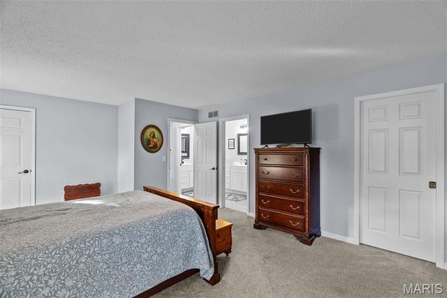 13312 Wood Chapel Drive, St Louis, MO 63141