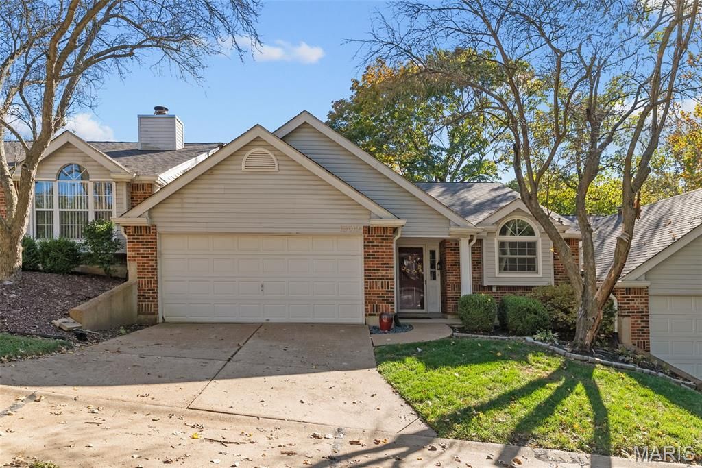 13312 Wood Chapel Drive, St Louis, MO 63141