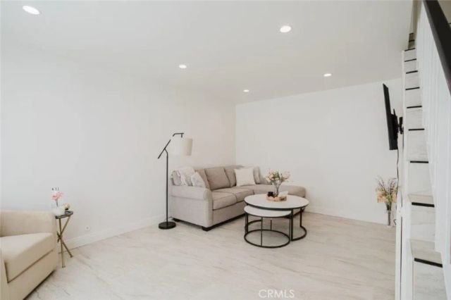 251 W Dryden Street 5, Glendale, CA 91202