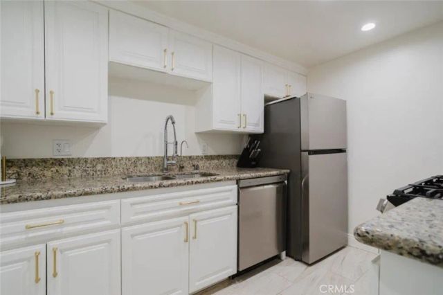 251 W Dryden Street 5, Glendale, CA 91202