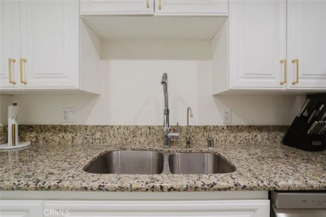 251 W Dryden Street 5, Glendale, CA 91202
