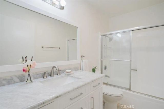 251 W Dryden Street 5, Glendale, CA 91202