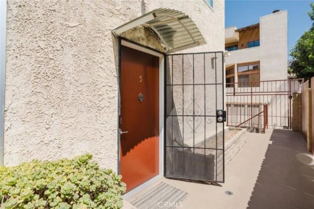 251 W Dryden Street 5, Glendale, CA 91202