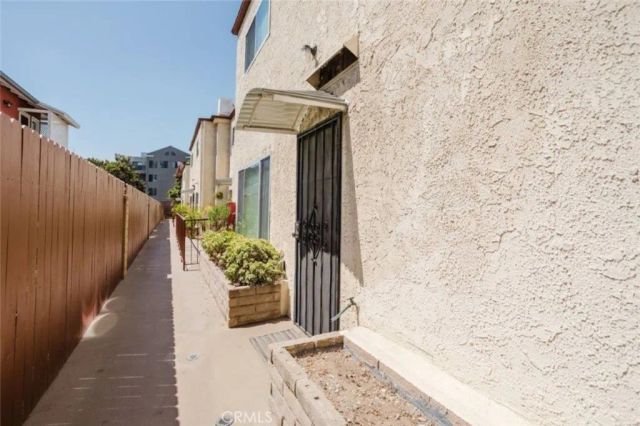 251 W Dryden Street 5, Glendale, CA 91202