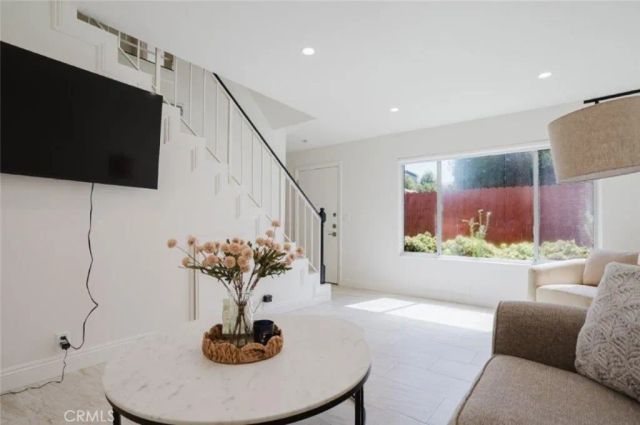 251 W Dryden Street 5, Glendale, CA 91202