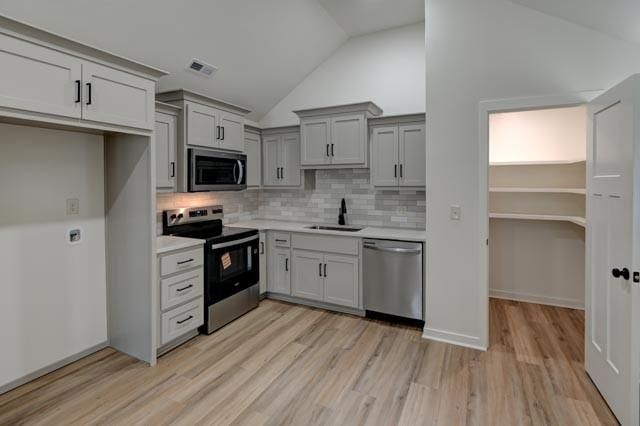 709 N Pearl Street, Independence, MO 64050
