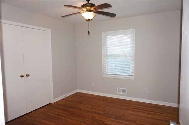 2477 Creekview SW Drive, Marietta, GA 30008